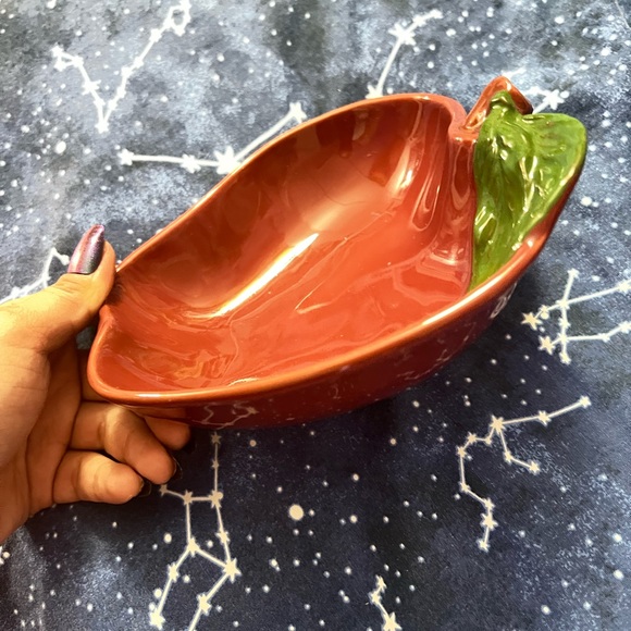 ✨Host Pick!✨Block Molde Hand Painted Portuguese Apple Bowl - Picture 3 of 3